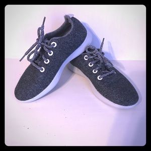 Gray Allbirds wool runners, excellent condition!!